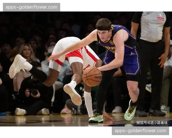 里夫斯故意罚丢抢前场篮板绝平掘金,非常规战术执行拖入加时赛