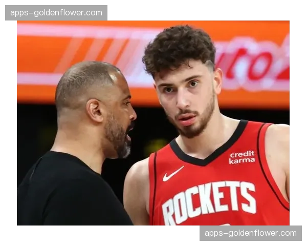 乌度卡战术重塑：申京转型高位策应手激活火箭七连胜